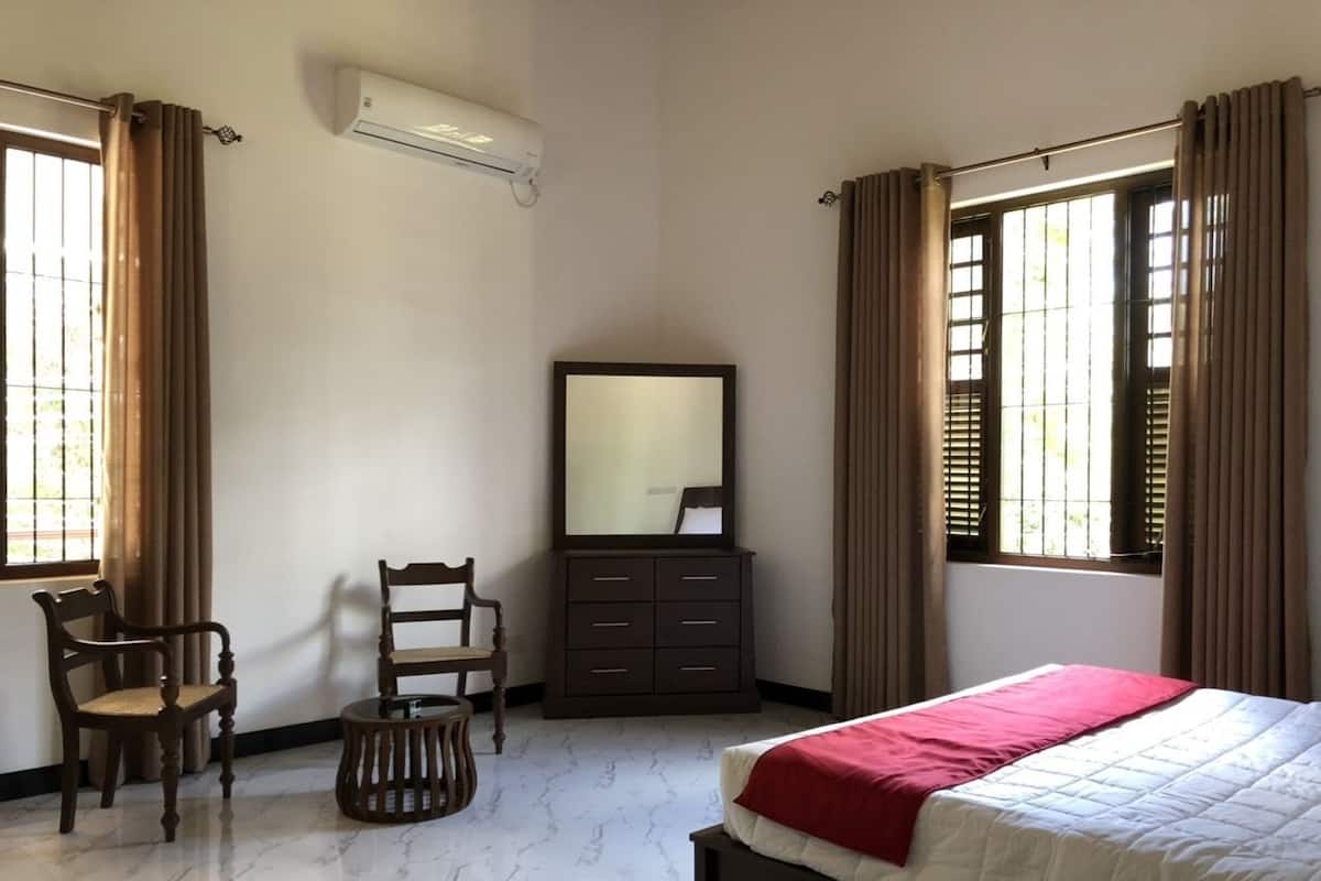 Camera Deluxe con letto matrimoniale o 2 letti singoli, 1 letto king | Wi-Fi gratuito, lenzuola