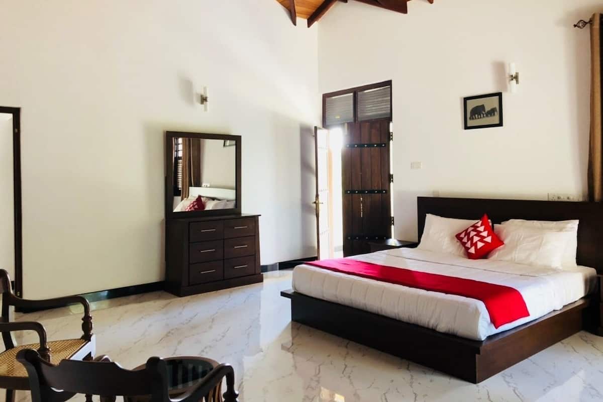 Camera Deluxe con letto matrimoniale o 2 letti singoli, 1 letto king | Wi-Fi gratuito, lenzuola