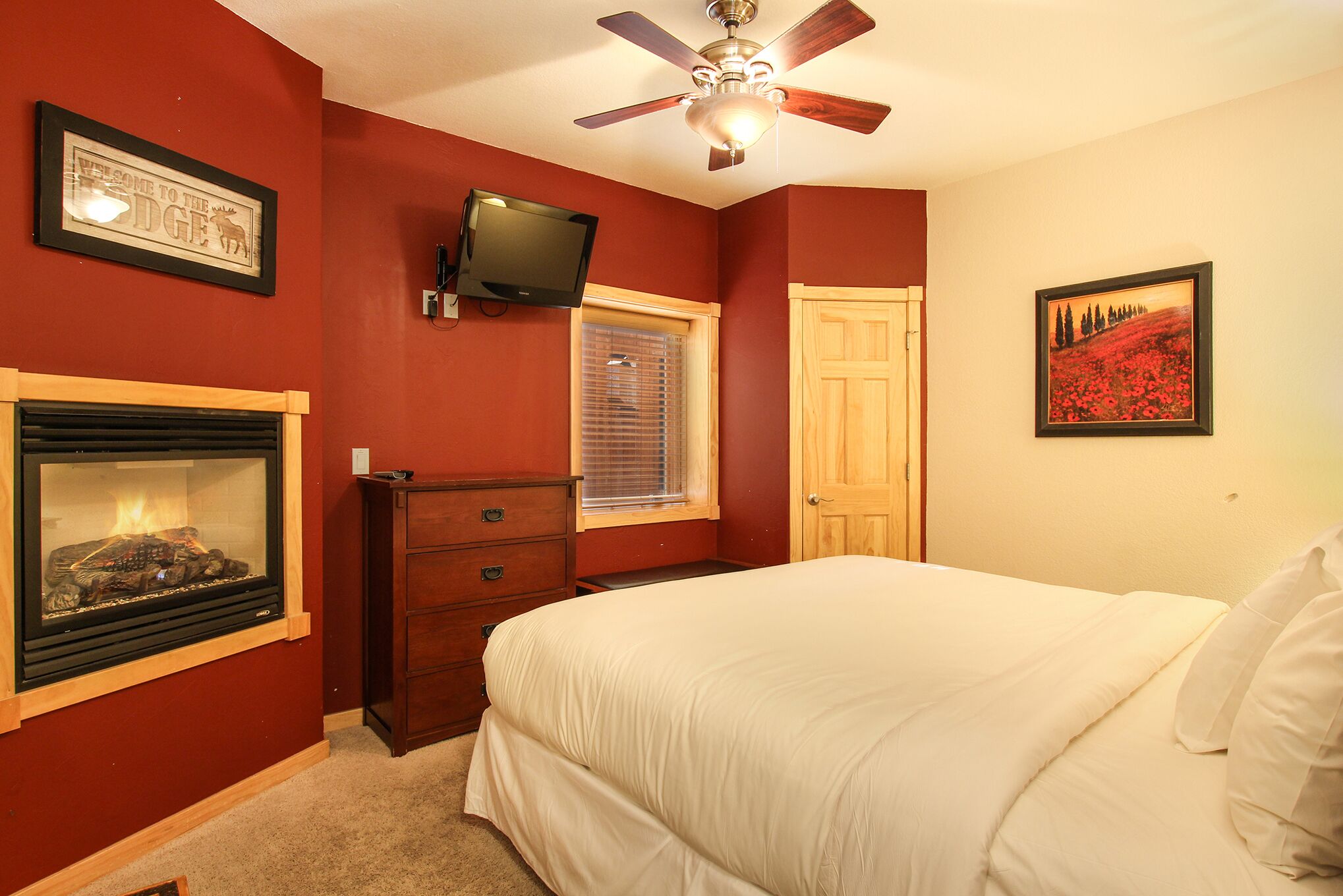 1 غرفة نوم ومساحة عمل للكمبيوتر المحمول ومكواة/لوح كي وسرير سفر