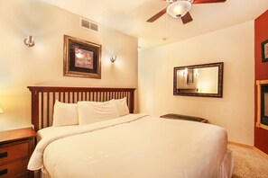 1 bedroom, laptop workspace, iron/ironing board, travel crib - Macgregor Mountain 27c 1 Bedroom Condo by RedAwning (Estes Park)