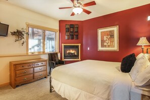 Condo, 1 Bedroom | 1 bedroom, laptop workspace, iron/ironing board, free WiFi - Lookout Mountain 27b 1 Bedroom Condo by RedAwning (Estes Park)