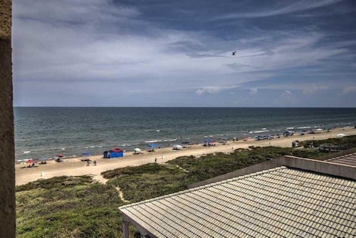 Florence I 608 Minium Studio Bedroom Condo by RedAwning