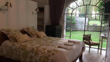 Minibar, individuell dekoriert, individuell eingerichtet