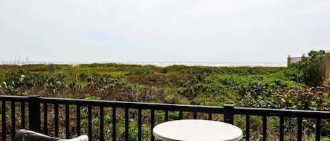 Condo, 2 Bedrooms | Property grounds