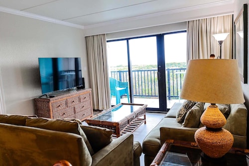 Continental 101 Minium 2 Bedroom Condo by RedAwning