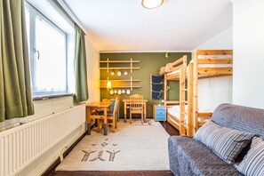 4 habitaciones, tabla de planchar con plancha y wifi gratis 