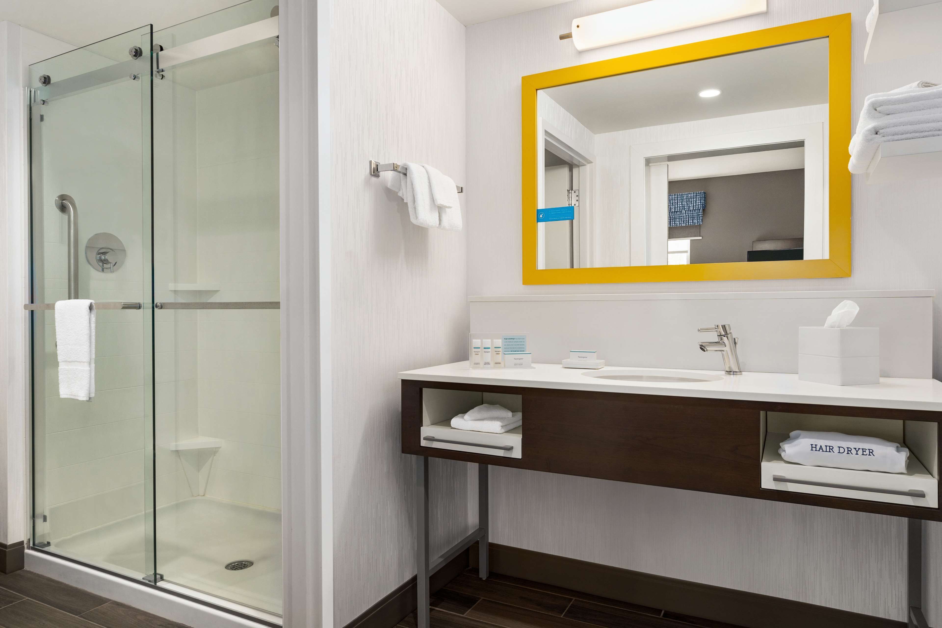 shower, free toiletries, hair dryer, towels