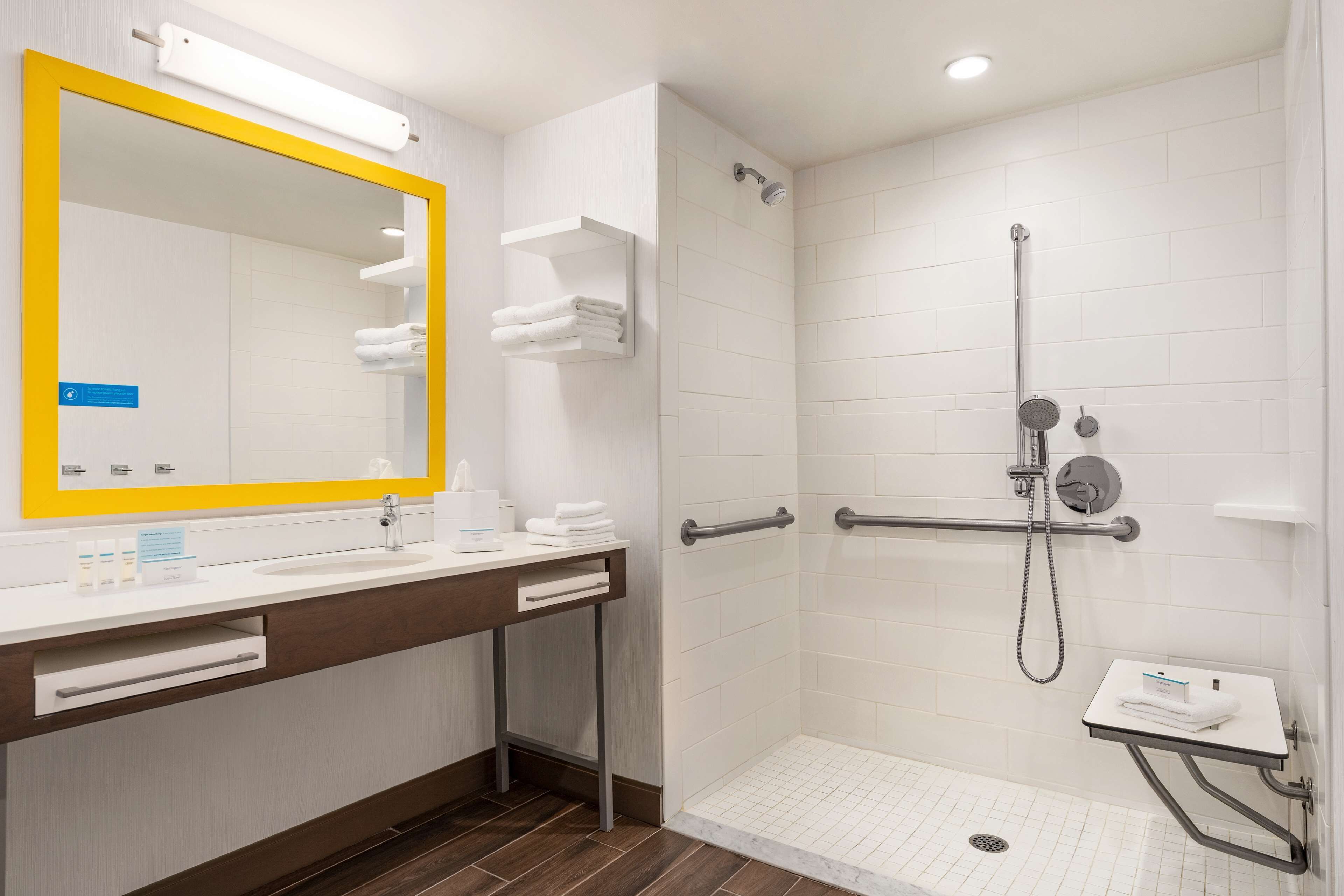 suite, 2 queen beds, accessible (mobility & hearing, roll-in shower) | bathroom shower