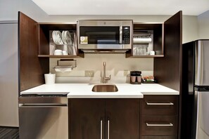 Fridge, microwave, dishwasher, coffee/tea maker - Home2 Suites by Hilton Amherst Buffalo (Buffalo)