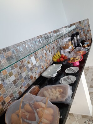 Breakfast meal - Pousada Mar Doce Lar (Cabo Frio)