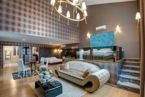 エジプト綿のシーツ、高級寝具、低反発ベッド、ミニバー