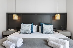 Apartamento, 2 habitaciones | Ropa de cama de alta calidad y tabla de planchar con plancha