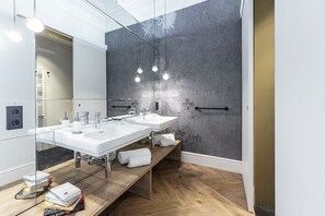 Bathroom - Weflating City Center (Barcelona)