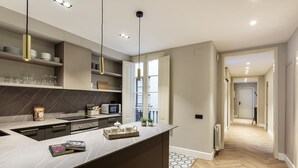 Superior Apartment, 3 Bedrooms | Private kitchen - Weflating City Center (Barcelona)