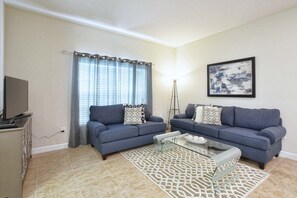 TV - Storey Lake 4 Bedroom Townhome w Splashpool - 1618ST (Kissimmee)