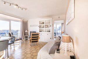 Apartment, 2 Bedrooms (Ter Panne 501) | Living area | Flat-screen TV