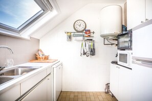 Appartement, 2 slaapkamers (Ter Panne 501) | Privékeuken | Een koelkast, een microgolfoven, een oven, een kookplaat