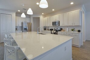 Private kitchen - Sonoma- 7 Bedroom Pool Home- 1852SN (Kissimmee)