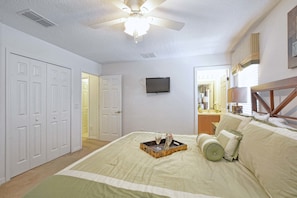 4 bedrooms, iron/ironing board, free WiFi