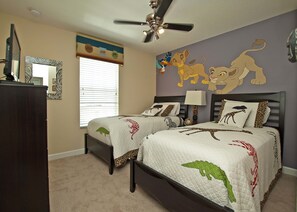 6 bedrooms, iron/ironing board
