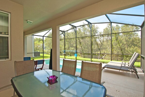 6 bedrooms, iron/ironing board