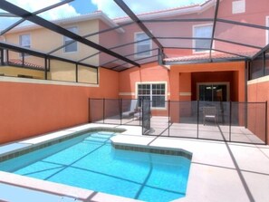 4 bedrooms, iron/ironing board, free WiFi