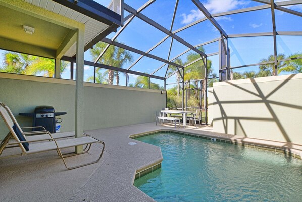 Kolam renang outdoor