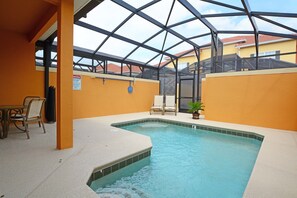 Kolam renang outdoor