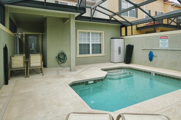 حمّام سباحة خارجي