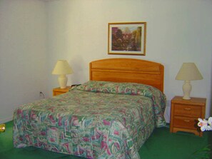 4 bedrooms - 4500fp (Davenport)