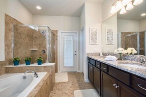 Hair dryer, towels - Windsor at Westside 8 Bedroom House w Pool - 3719WW (Kissimmee)