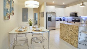 Unclassified image, 5 of 28, button - Silver Creek 3 Bed Townhouse w Splashpool - 5002SC (Clermont)