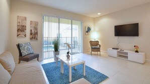 Unclassified image, 2 of 28, button - Silver Creek 3 Bed Townhouse w Splashpool - 5002SC (Clermont)