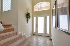 Interior - The Shire 4 Bedroom House w Pool - 4704TS (Davenport)