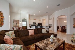 TV - Solterra 5 Bedroom House w Pool - 7029SR (Davenport)
