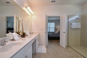 Bathroom - Solterra 5 Bedroom House w Pool - 7029SR (Davenport)