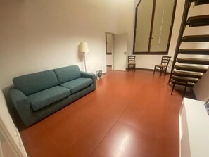 Alloggio City su due livelli, non fumatori | Area soggiorno | TV