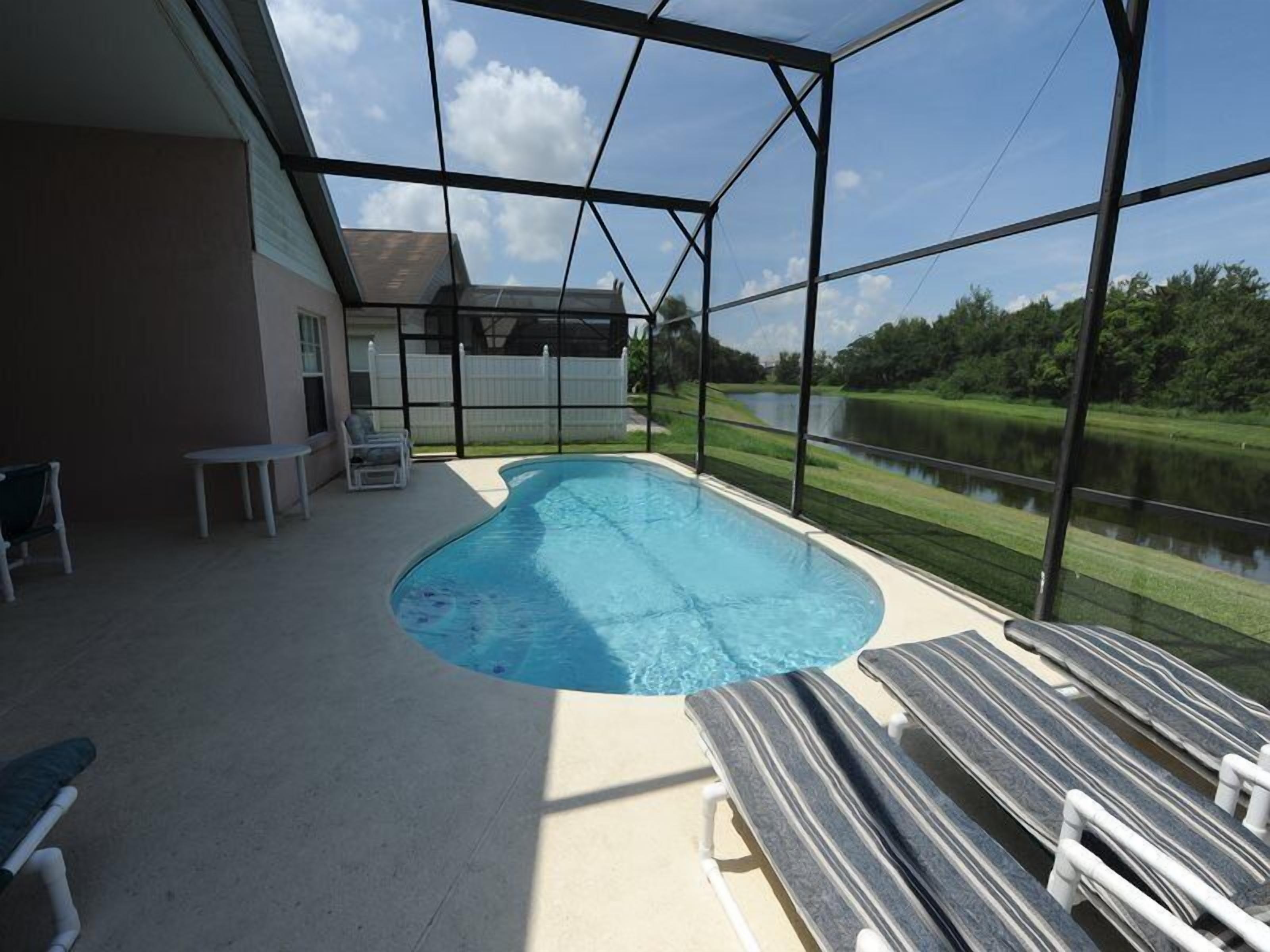 Talo | Uima-allas | Ulkouima-allas