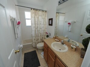 Maison | Lavabo de la salle de bain