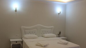 Apartamento familiar, 1 cama individual grande, fumadores, vistas a la bahía | 5 dormitorios, escritorio, wifi gratis