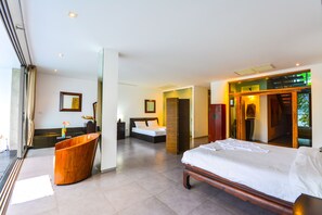 3 bedrooms, free WiFi - Villa 8 oceanfront pool villa (Tambon Patong)