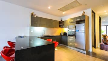 Køleskab, mikrobølgeovn, ovn, opvaskemaskine