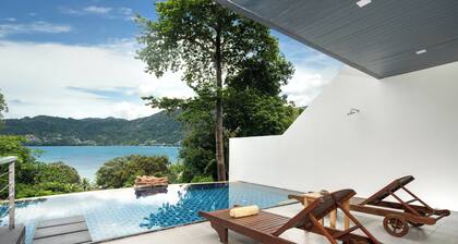 Villa 8 oceanfront pool villa