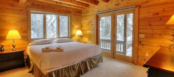 Smith - Beautiful Lakefront home on South Shore Drive