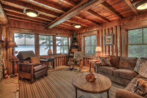 Smart-TV, peis og bøker