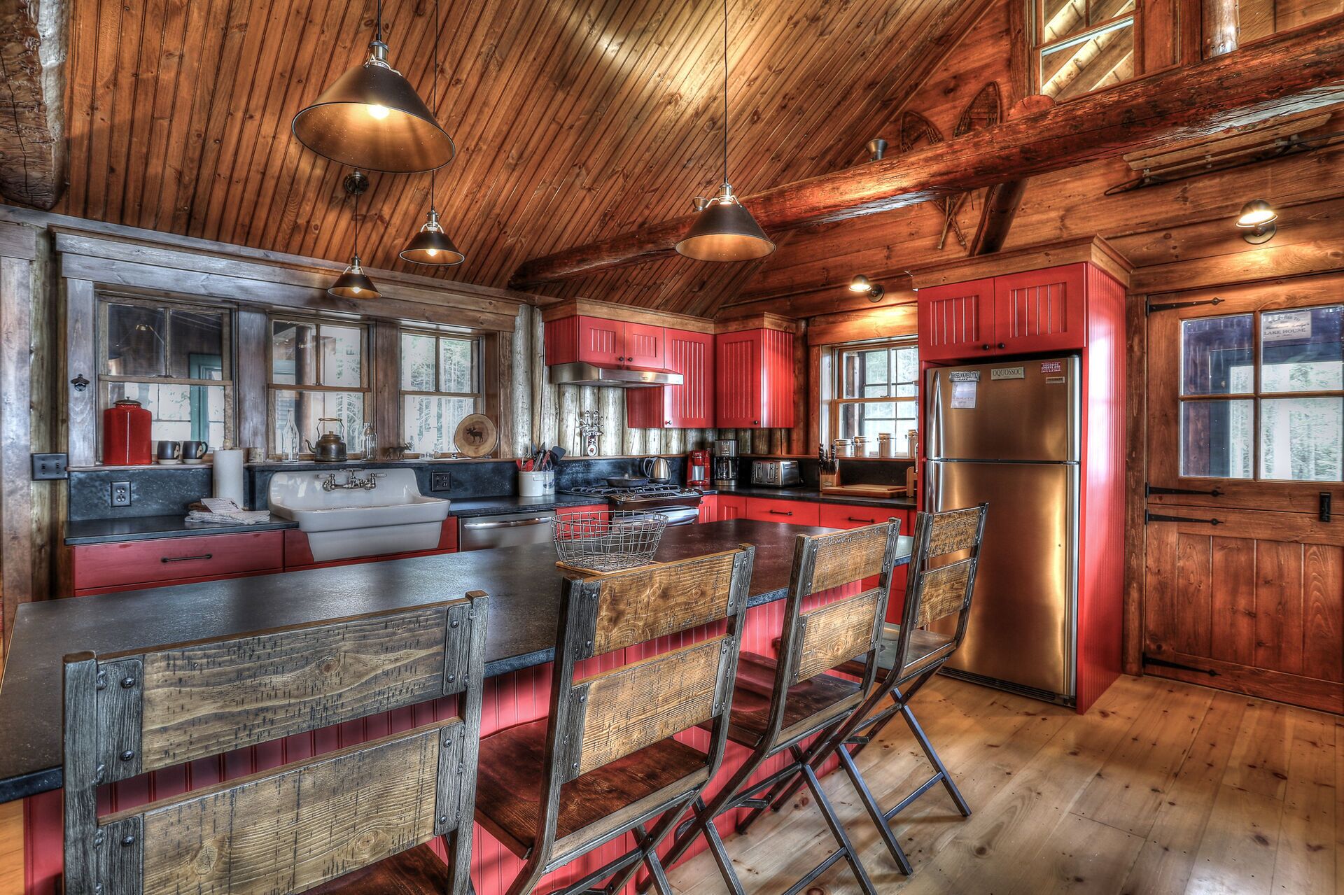 Breakwater Lodge - Gorgeous home on the Eastern Shore of Mooselookmeguntic Lake