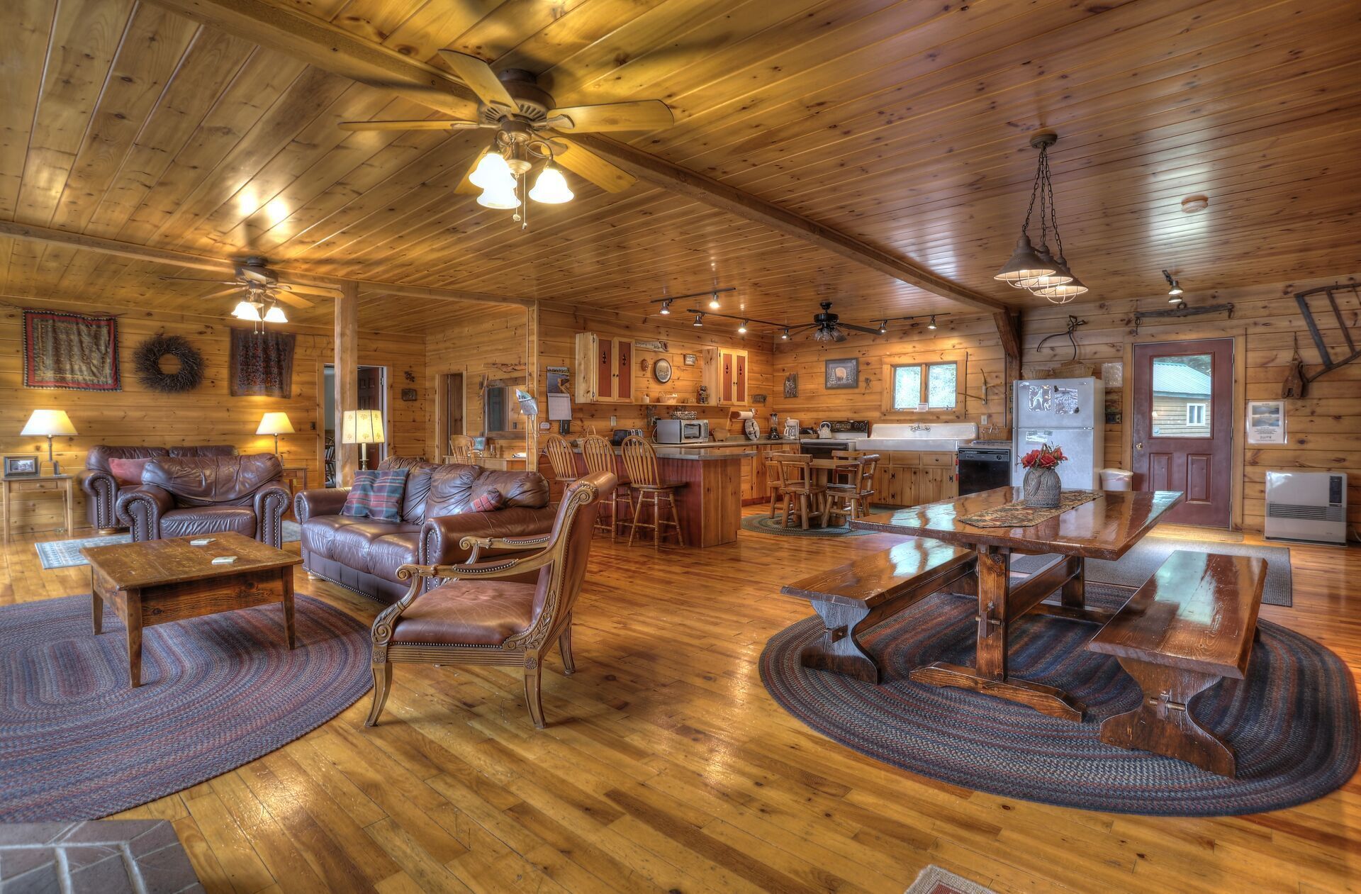 TV, fireplace, stereo