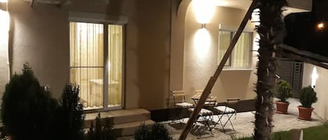 Appartement Familial, rez-de-chaussée (1) | Vue sur le jardin