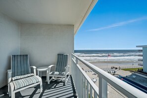 Property grounds - Top-floor 2/2 condo with ocean and pool views, private balcony, and heated beachfront pool (New Smyrna Beach)