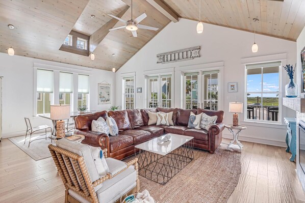 Smart TV, fireplace, DVD player, books